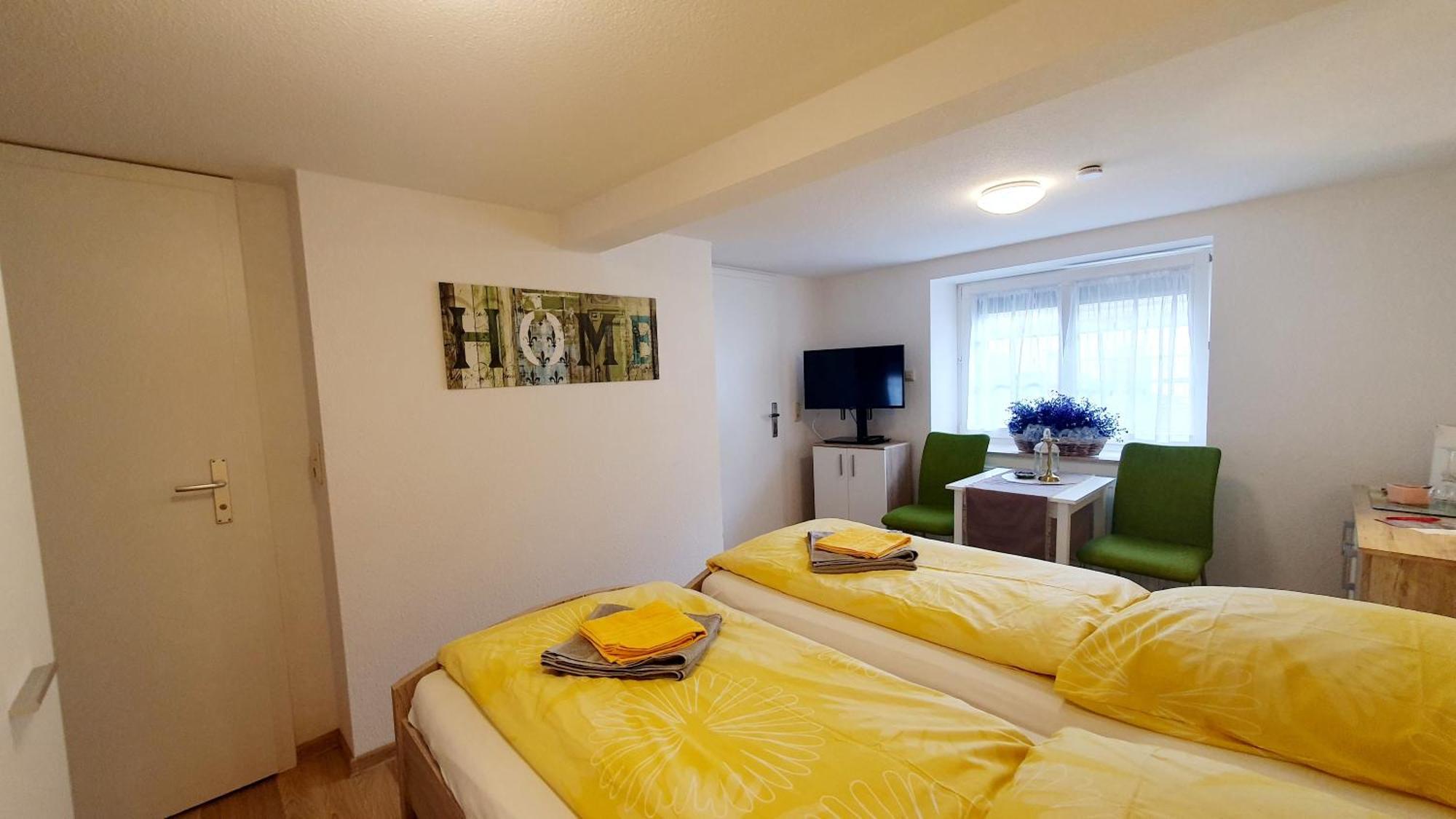 Apartment Gruener Fuerst Mit Sitzecke Im Innenhof & Naehe Park & Erdgeschoss Bad Muskau Szoba fotó