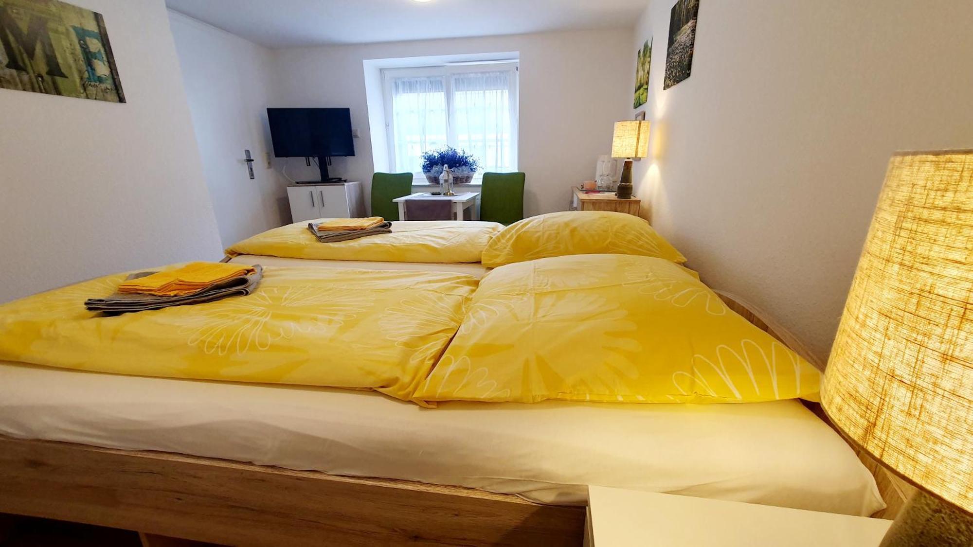 Apartment Gruener Fuerst Mit Sitzecke Im Innenhof & Naehe Park & Erdgeschoss Bad Muskau Szoba fotó
